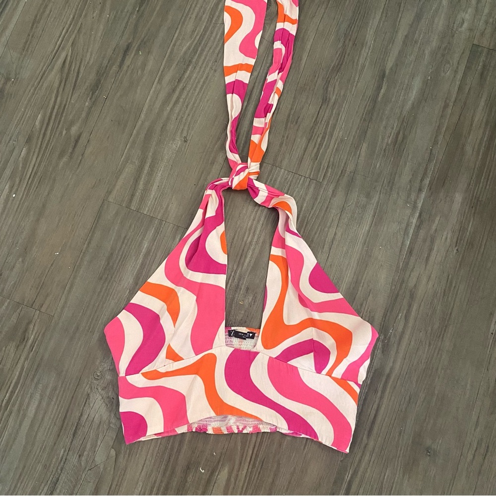 zara patterned pink and orange halter top

#zara #bright #halter #summer #rave